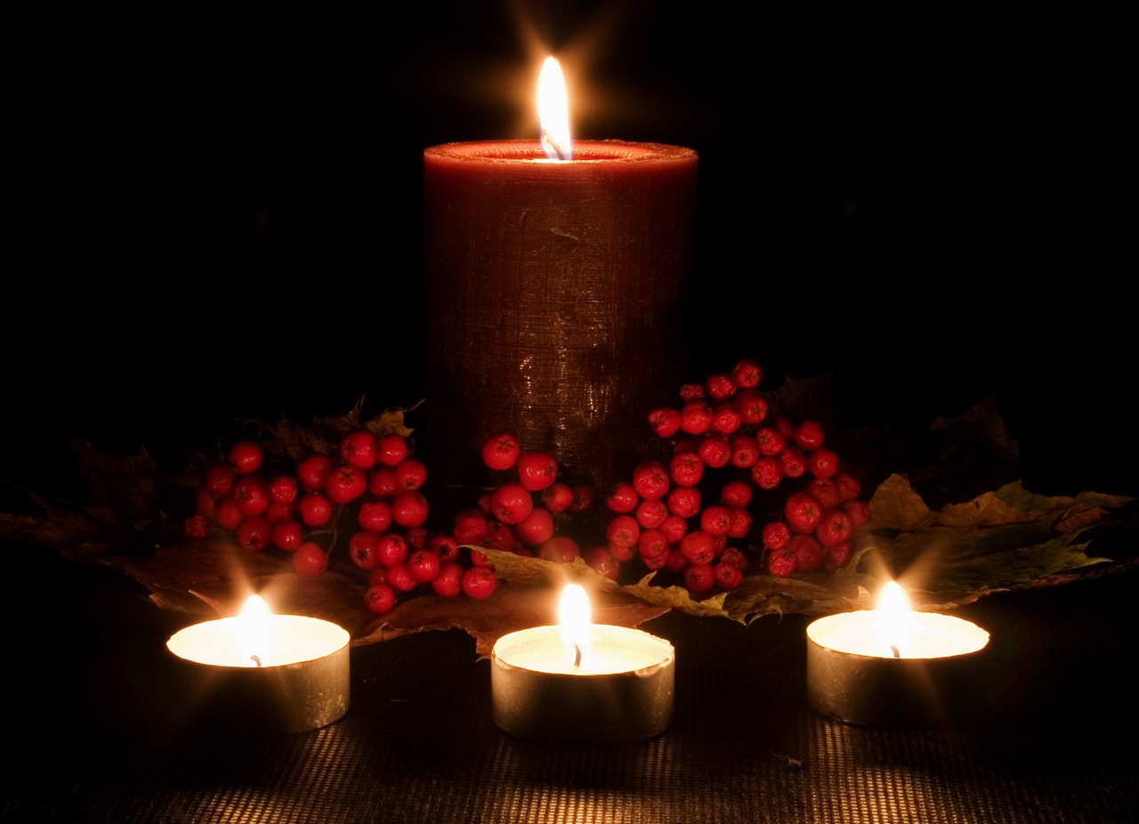 Flickering-Firelight-candles-22611292-1280-1024