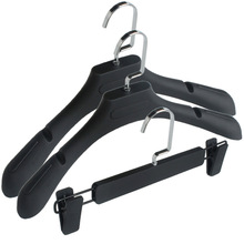 enfim-casada-reproducao-cabide-grosso-plastico5