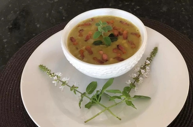 Esfriou por aí? Veja 4 receitas de sopa para se esquentar